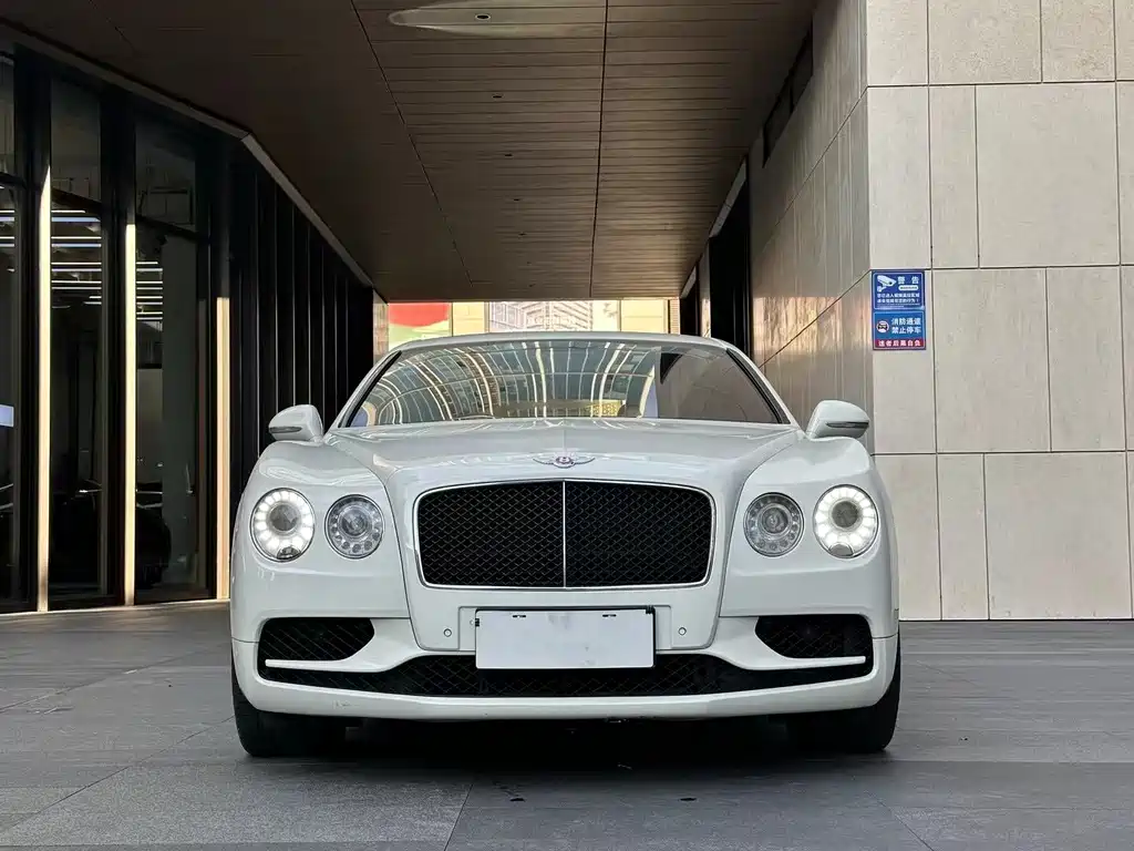 Bentley Flying Spur 2018 — фото 2