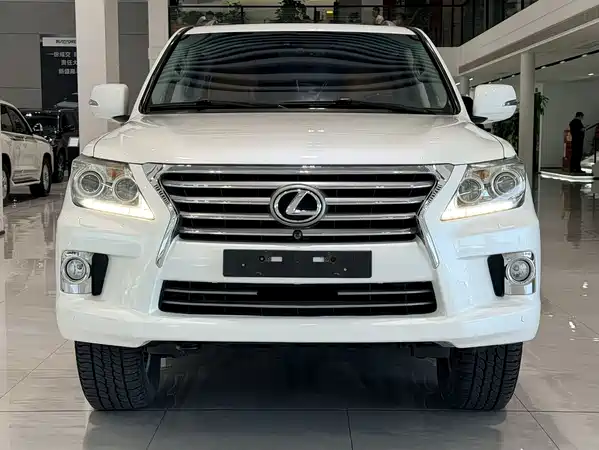 Lexus LX 2013