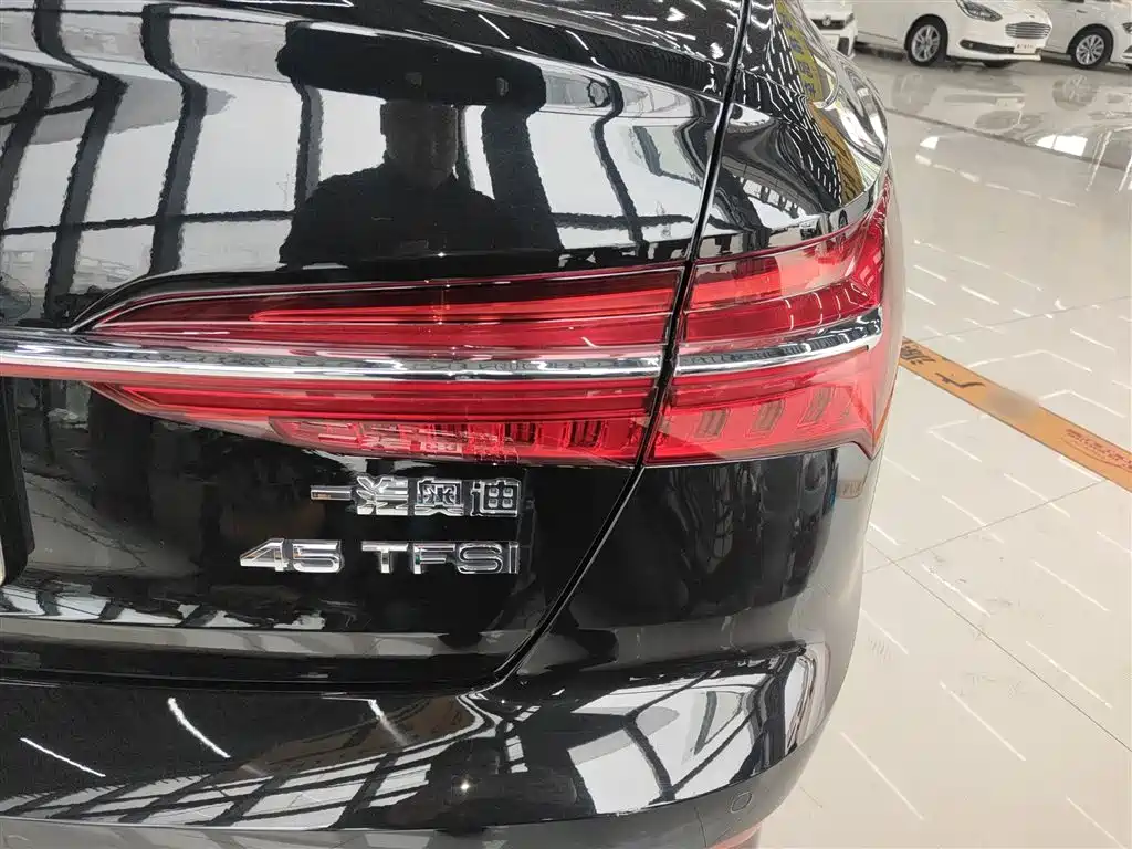 Audi A6L 2023 — фото 24
