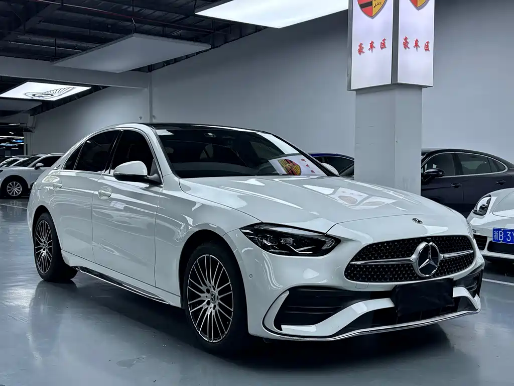 Mercedes-Benz C-Class 2023 — фото 3