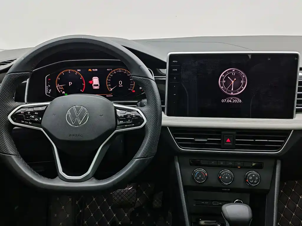 Volkswagen Tiguan L 2023 — фото 12