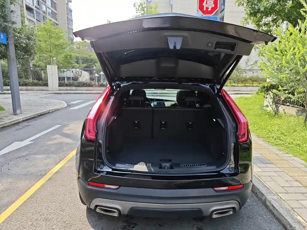 Cadillac XT4 2023 — фото 10