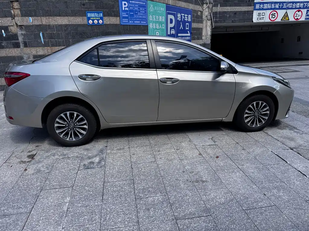 Toyota Corolla 2018 — фото 9