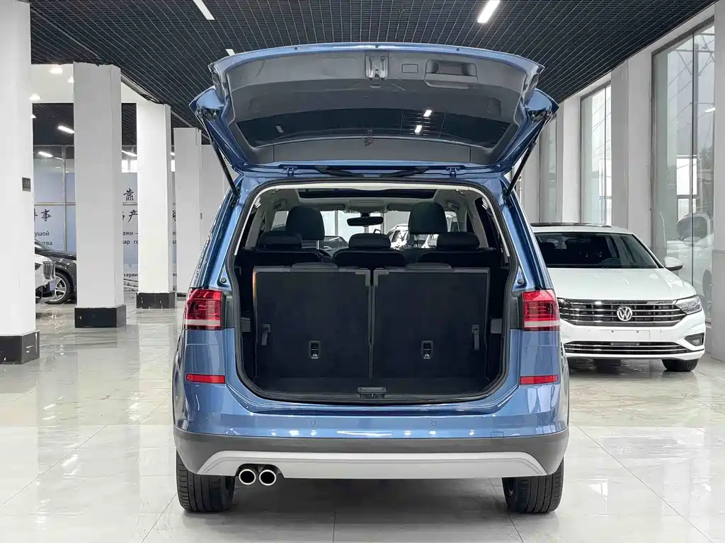 Volkswagen Touran 2022 — фото 18