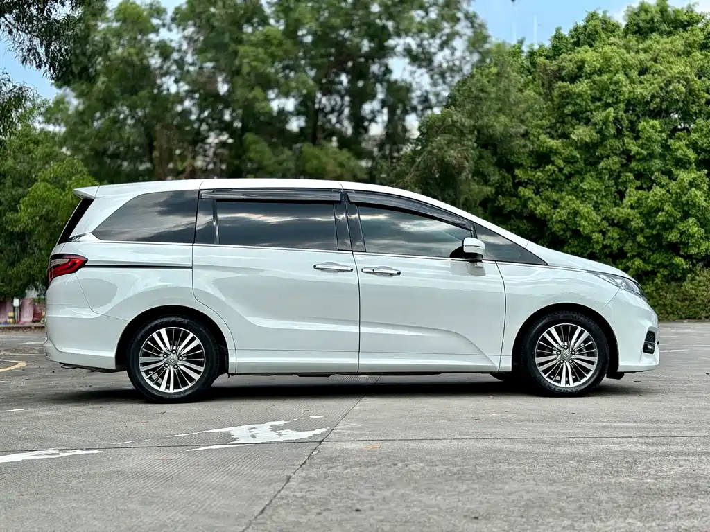 Honda Odyssey 2019 — фото 18