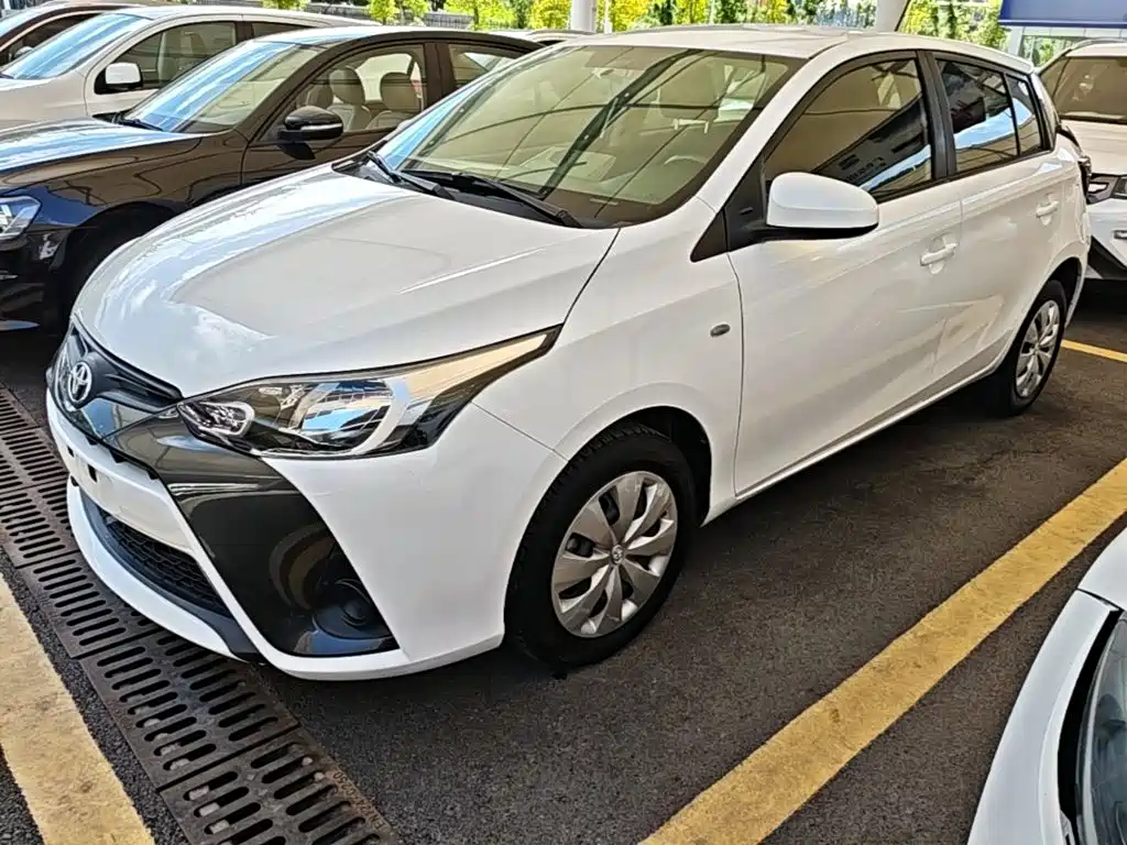 Toyota Yaris L 2017 — фото 2
