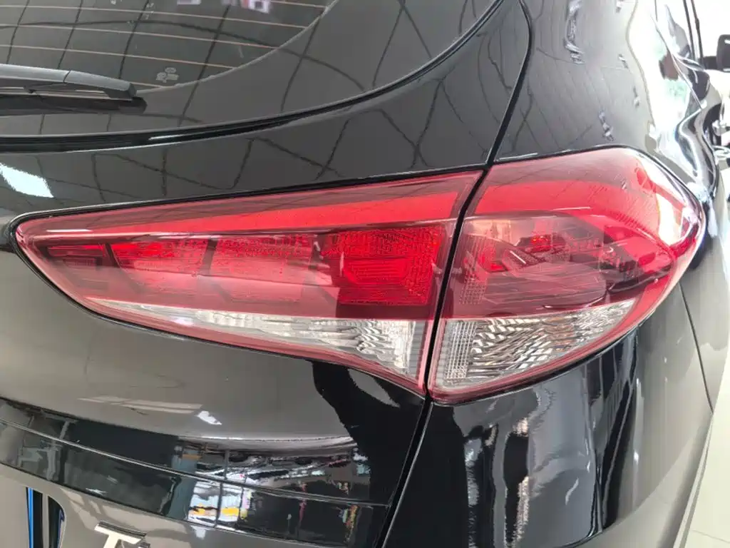 Hyundai Tucson 2017 — фото 25