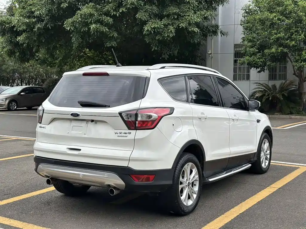 Ford Kuga 2018 — фото 6