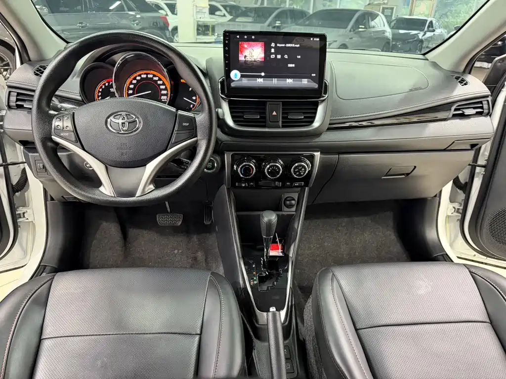 Toyota Yaris L 2023 — фото 15