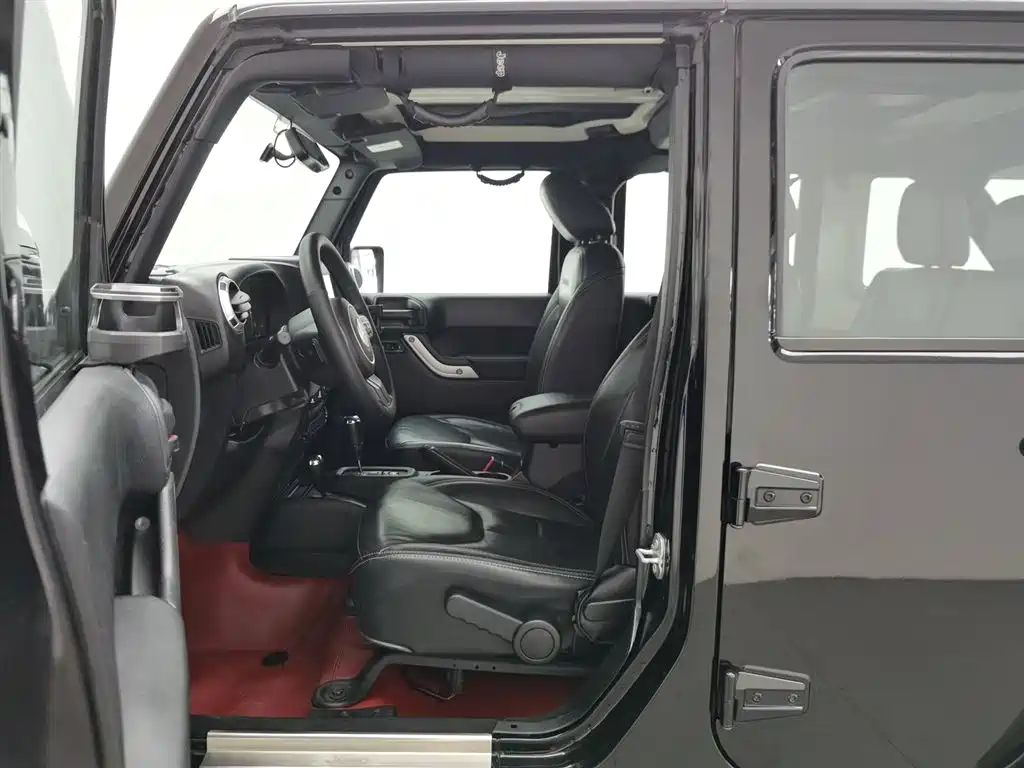 Jeep Wrangler 2017 — фото 10