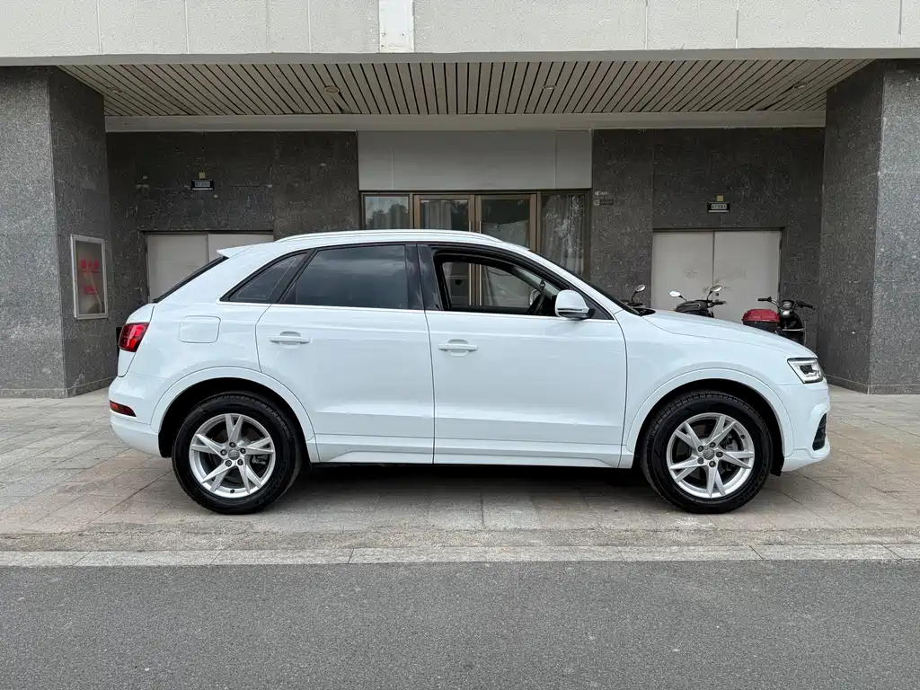 Audi Q3 2018 — фото 7