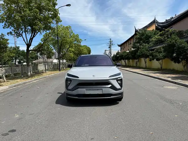 NIO ES6 2020