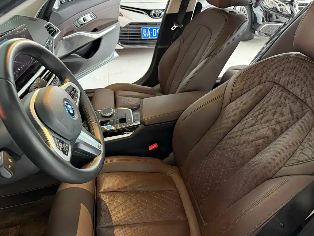 BMW i3 2024