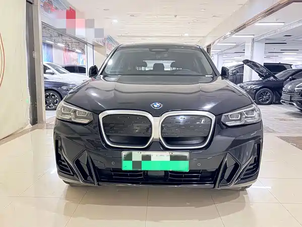 BMW iX3 2023