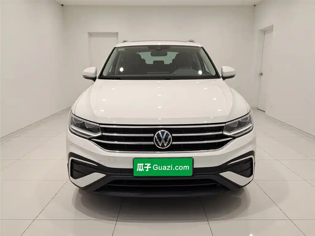 Volkswagen Tiguan L 2023 — фото 3