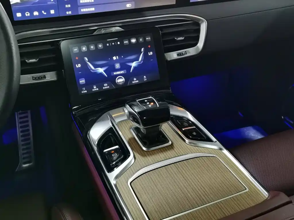 GAC Trumpchi E8 PHEV 2024 — фото 13