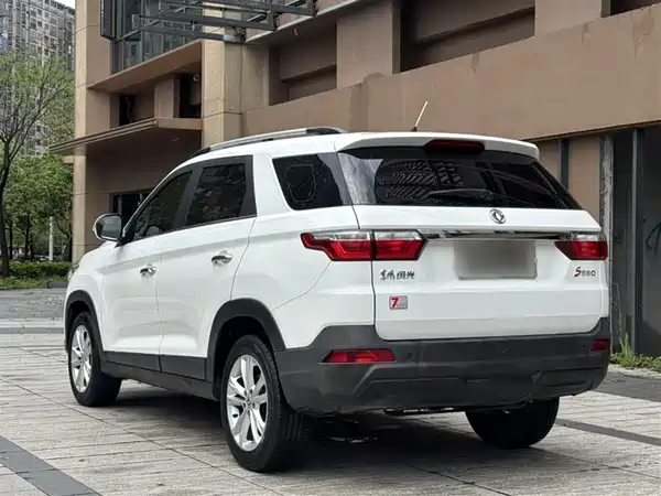 Dongfeng Scenery S560 2018