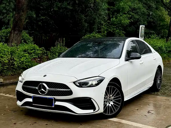 Mercedes-Benz C-Class 2024