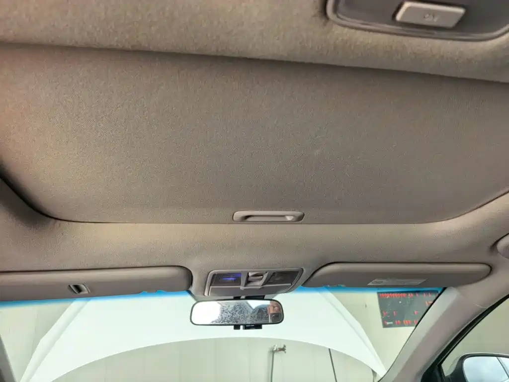 Hyundai Elantra 2015 — фото 18
