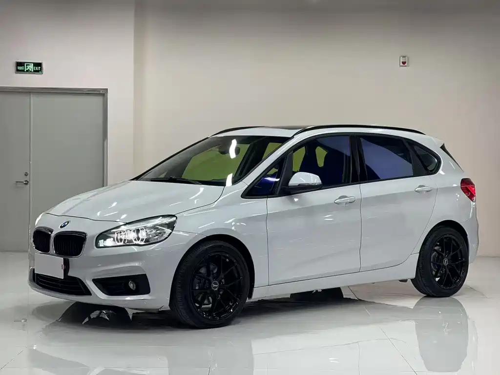 BMW 2 Series Active Tourer 2018 — фото 1