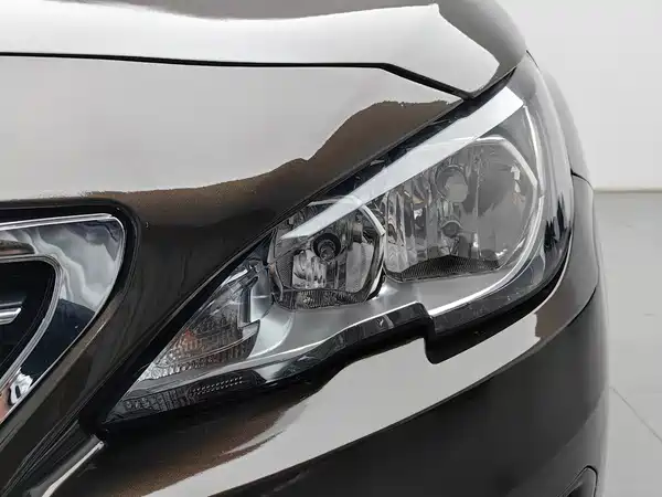 Peugeot 408 2016