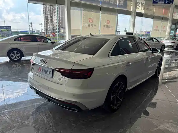 Audi A4L 2021