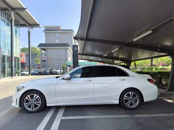 Mercedes-Benz C-Class 2021