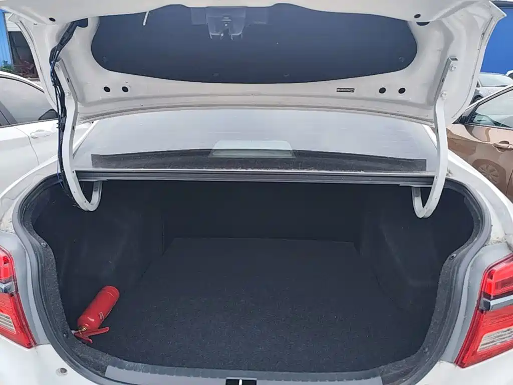 Toyota Yaris L 2019 — фото 19