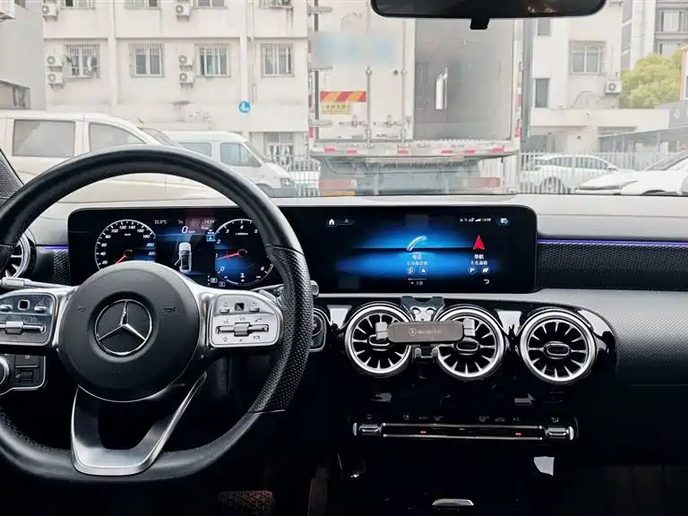 Mercedes-Benz A-Class 2023 — фото 13