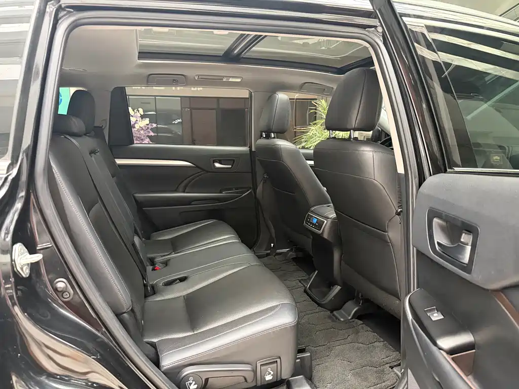 Toyota Highlander 2019 — фото 11