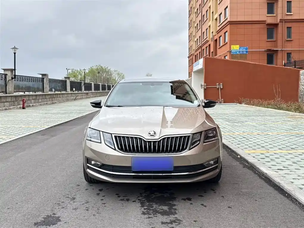 Skoda Octavia 2018 — фото 10