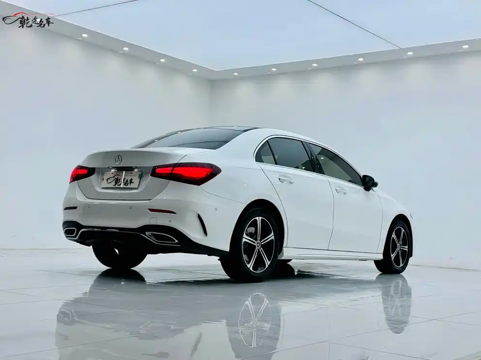 Mercedes-Benz A-Class 2024 — фото 7