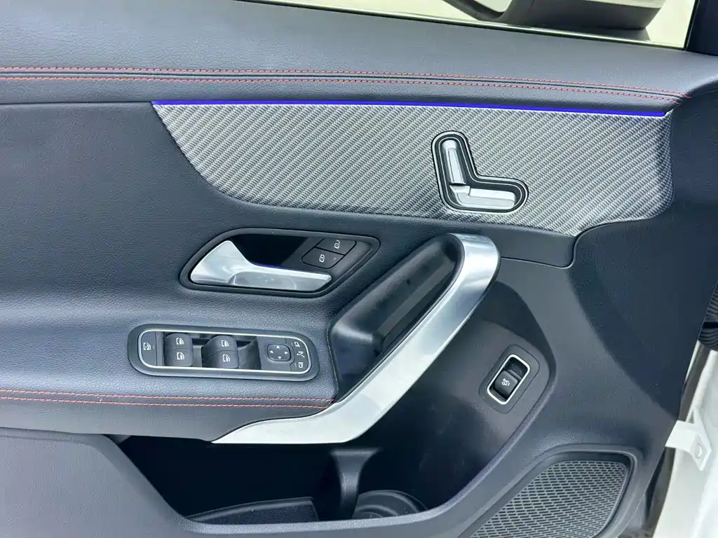 Mercedes-Benz A-Class 2024 — фото 21