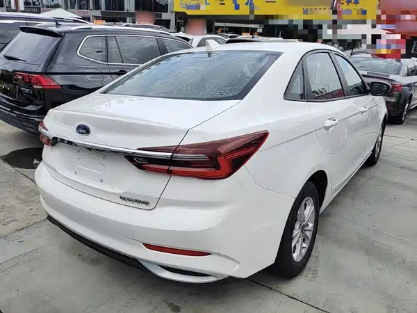 Ford Escort 2021