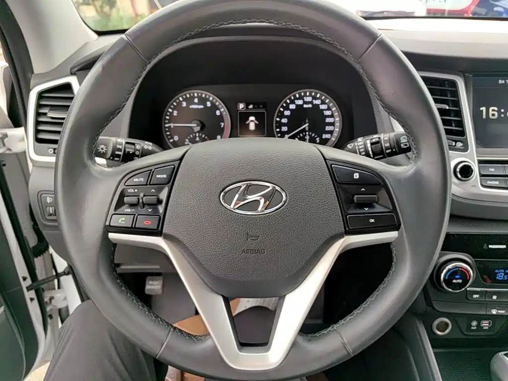 Hyundai Tucson 2018 — фото 11