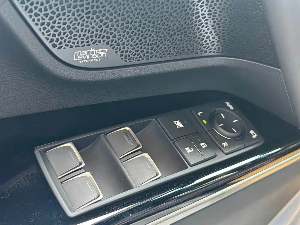 Lexus LX 2025 — фото 10