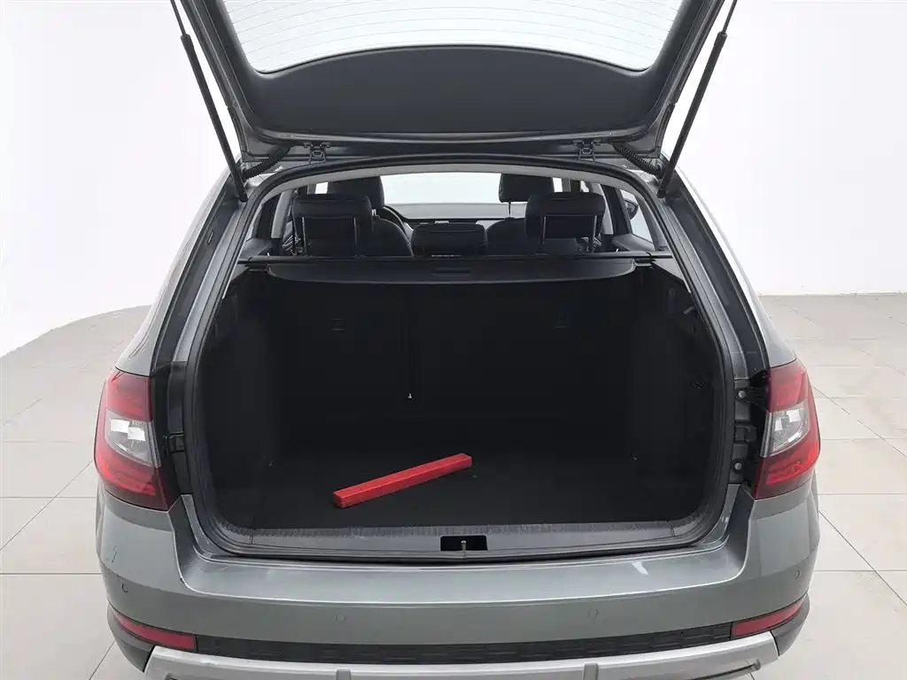 Skoda Octavia 2017 — фото 16