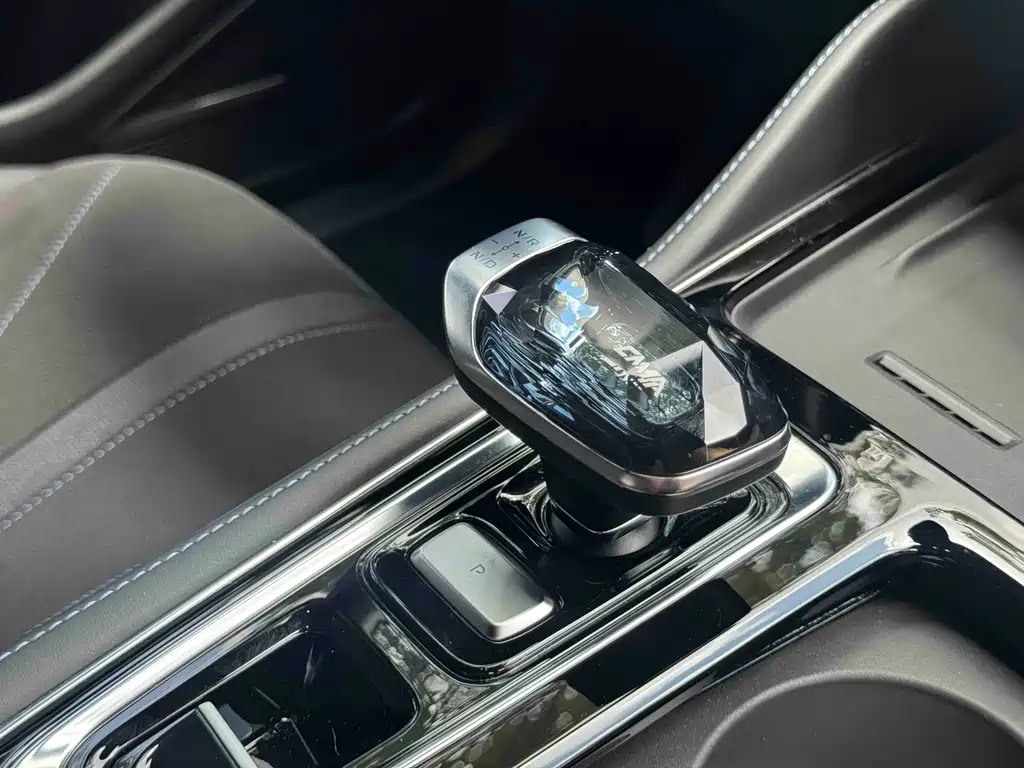 Geely Xingrui 2025 — фото 16