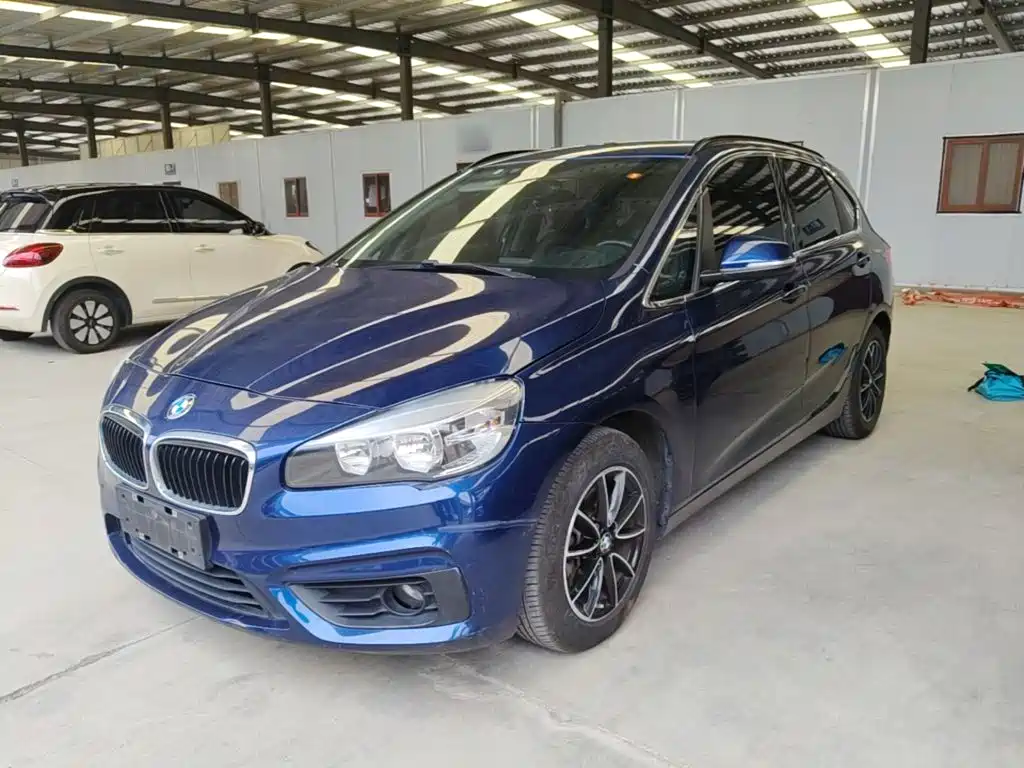 BMW 2 Series Station Wagon 2017 — фото 2