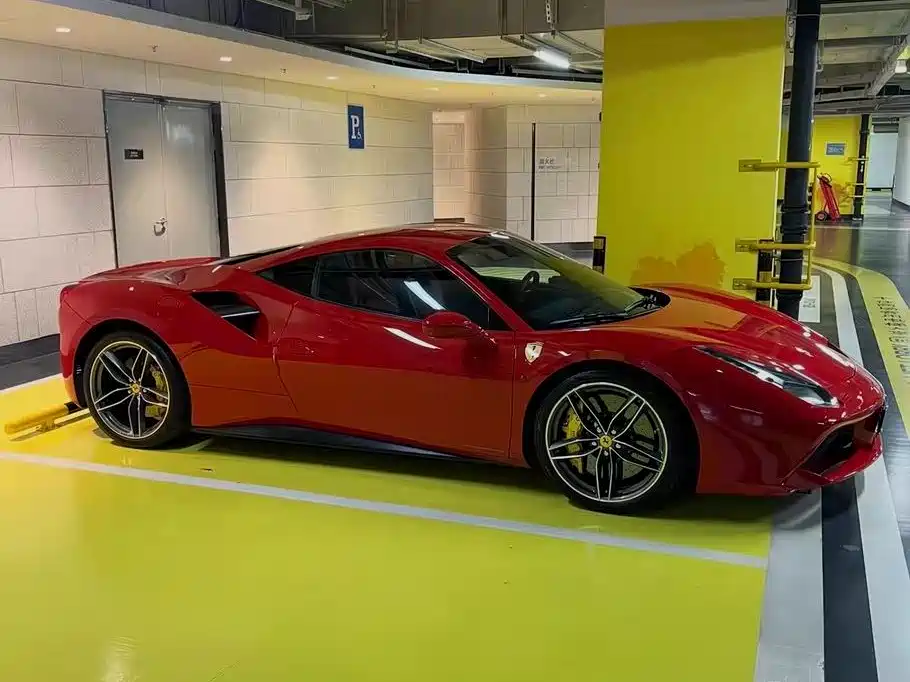 Ferrari 488 2017 — фото 3
