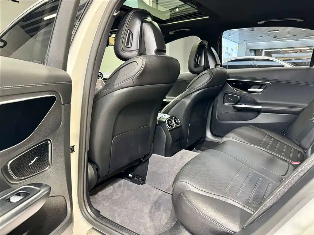 Mercedes-Benz C-Class 2022 — фото 20