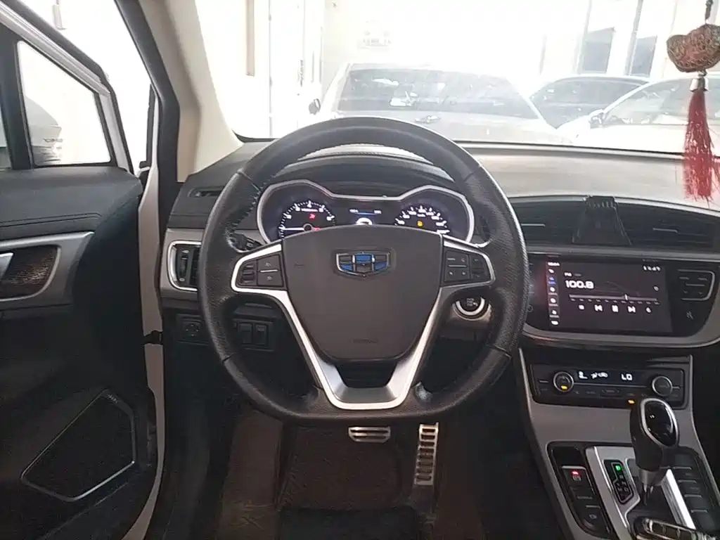 Geely Emgrand GS 2018 — фото 11
