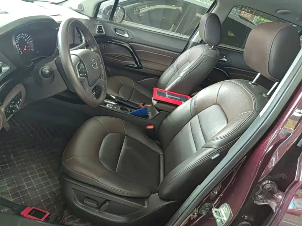 GAC Trumpchi GS4 2017 — фото 15