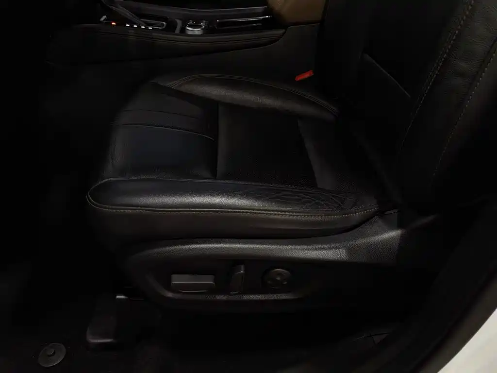 GAC Motor Trumpchi GS7 2018 — фото 20