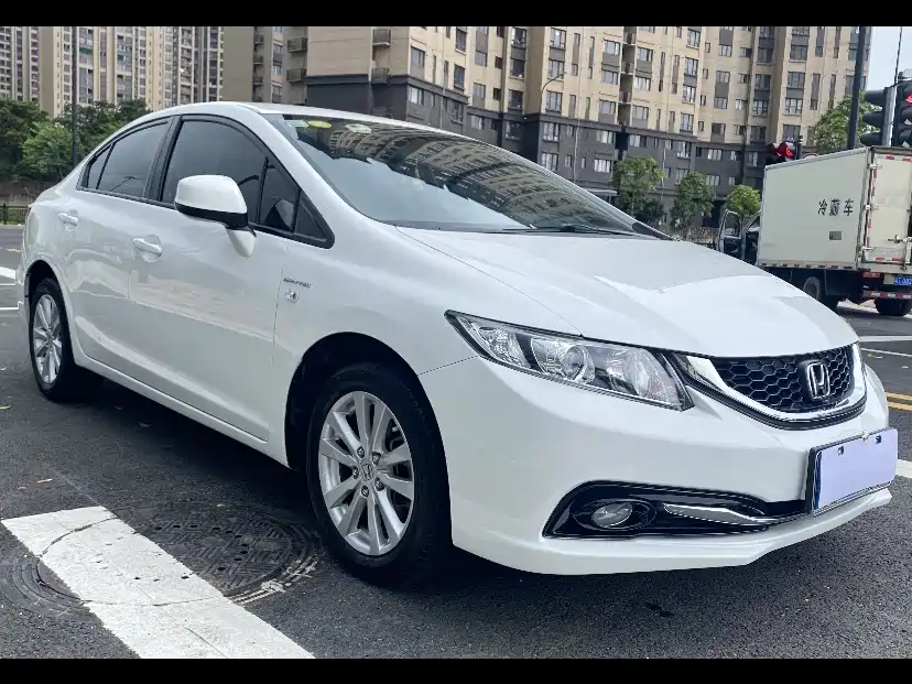 Honda Civic 2015 — фото 3