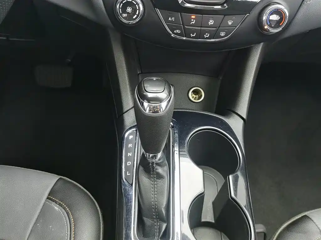 Chevrolet Cruze 2018 — фото 13