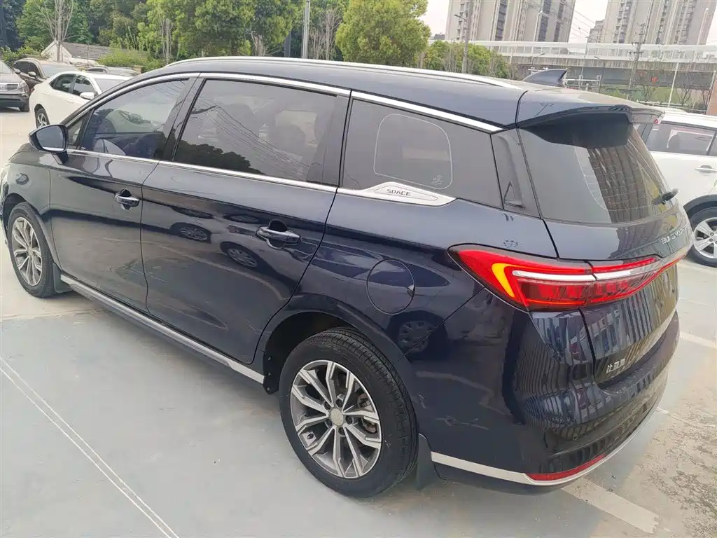 BYD MAX 2022 — фото 5