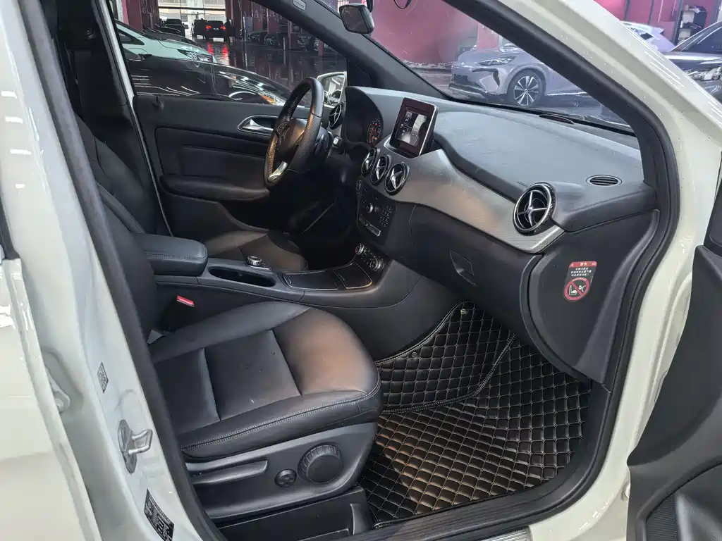 Mercedes-Benz B-Class 2015 — фото 9