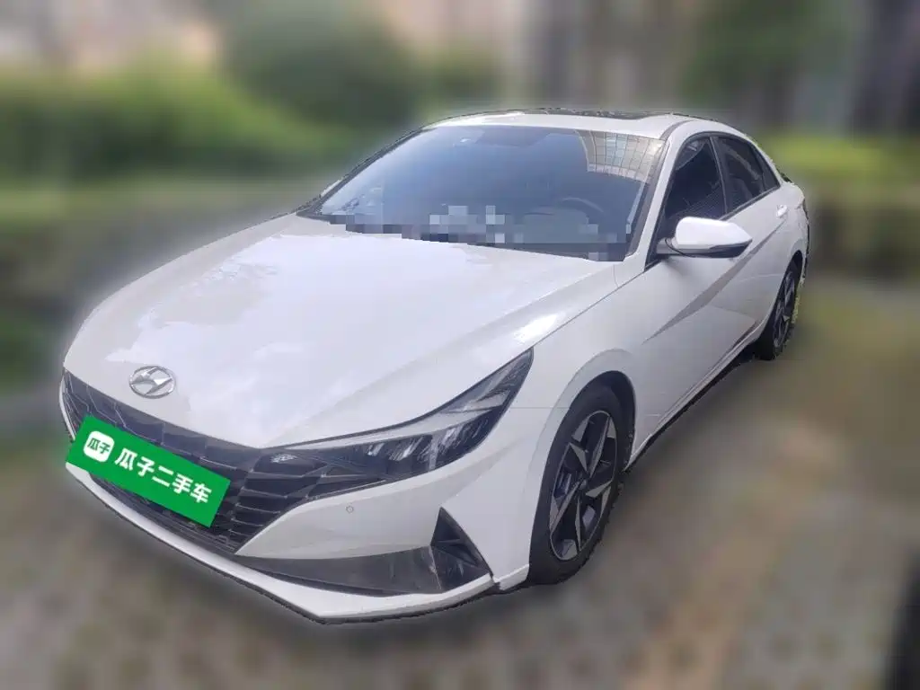 Hyundai Elantra 2022