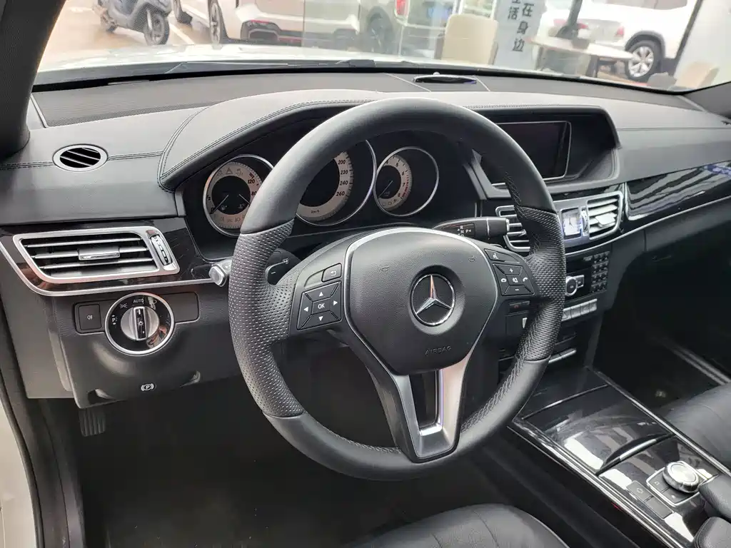 Mercedes-Benz E-Class 2014